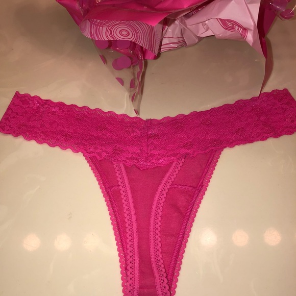 Betsey Johnson Thongs - Picture 2 of 2